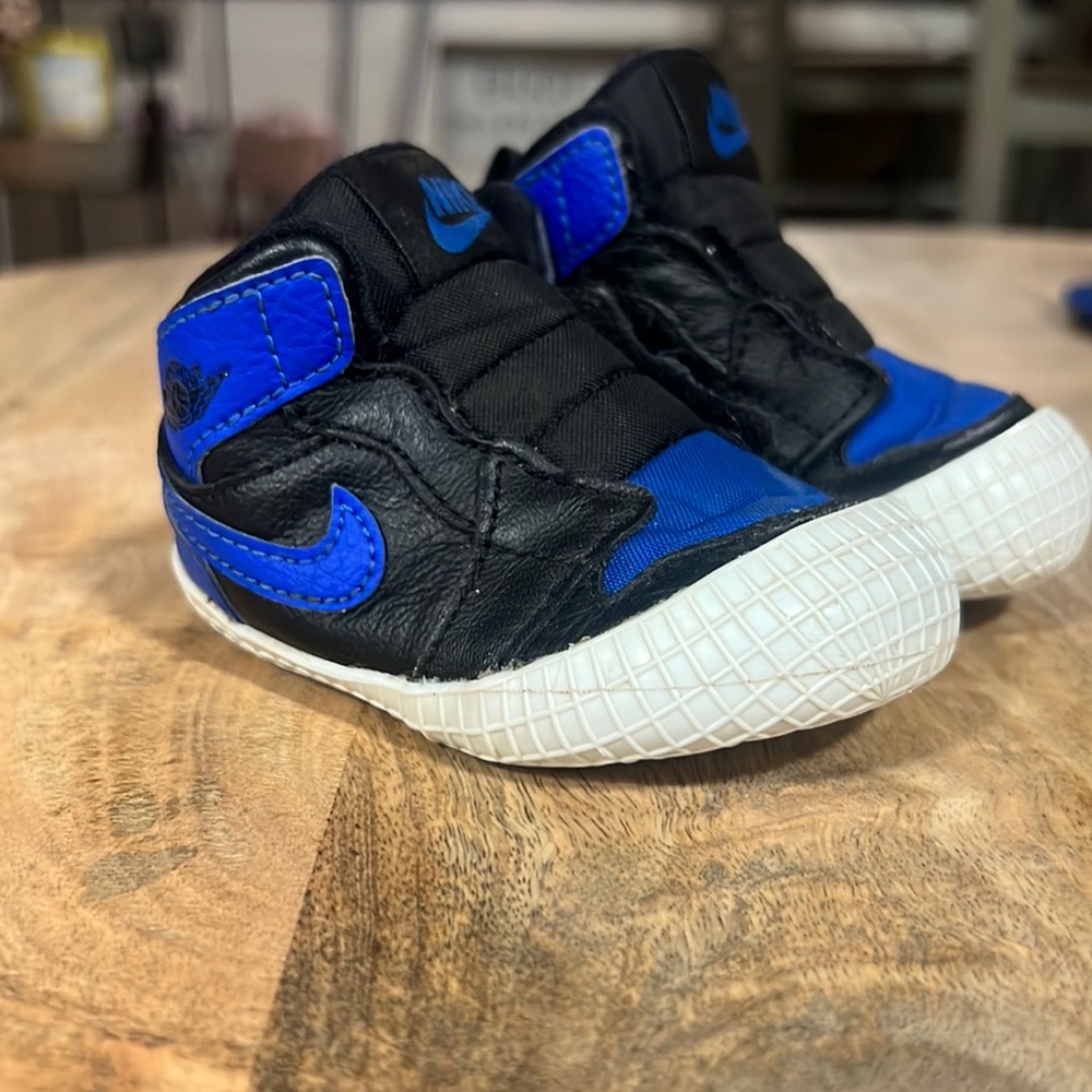 Nike crib shoes